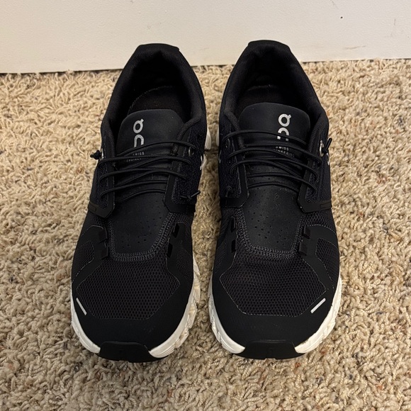 On Running Women’s Black Athletic Shoes - Picture 2 of 7